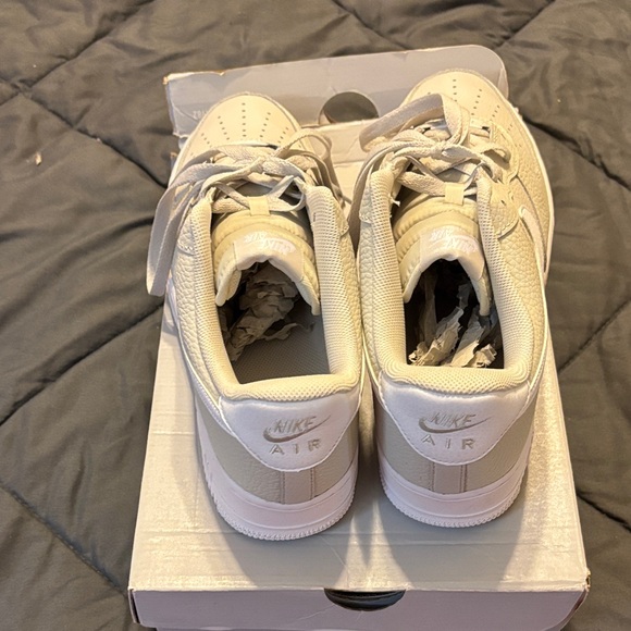 Nike Air Force 1 '07 Light Bone and White - Picture 6 of 7